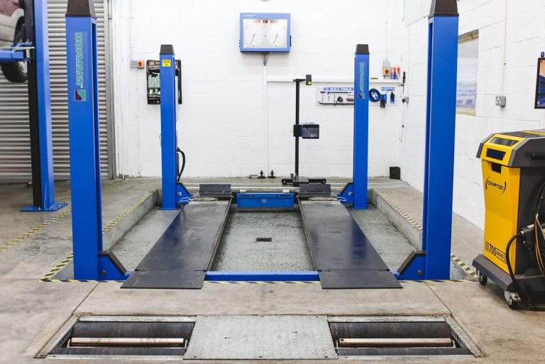 Image of Phipps Motors State of the Art MOT Bay